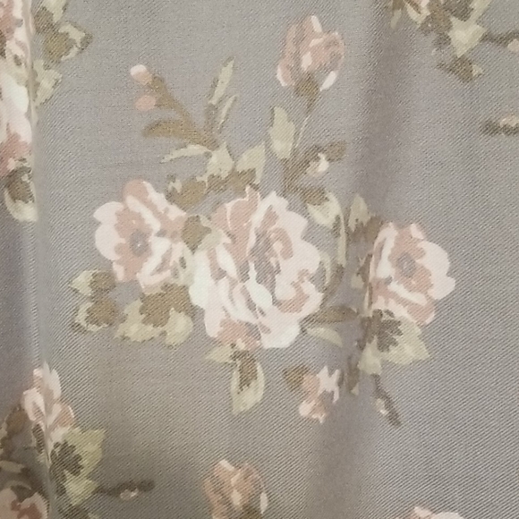 Dressbarn scarf/wrap. - Picture 2 of 3